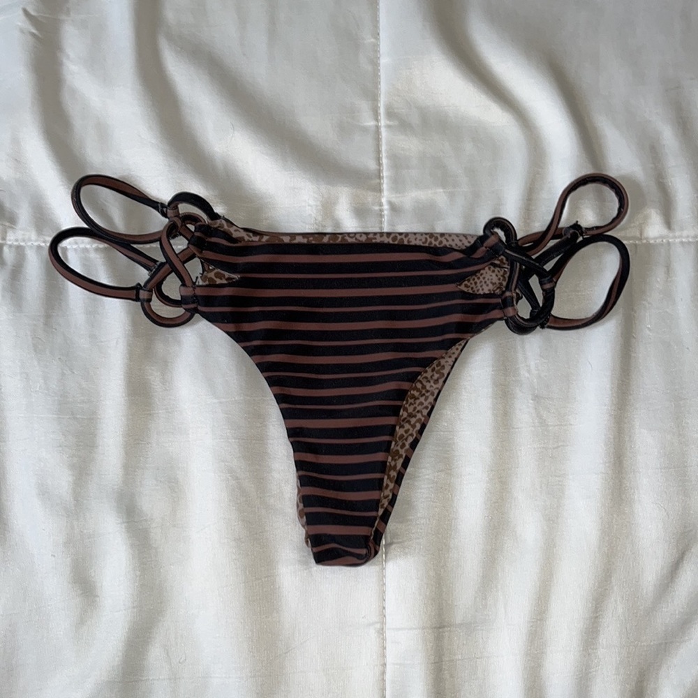 Acacia bottoms